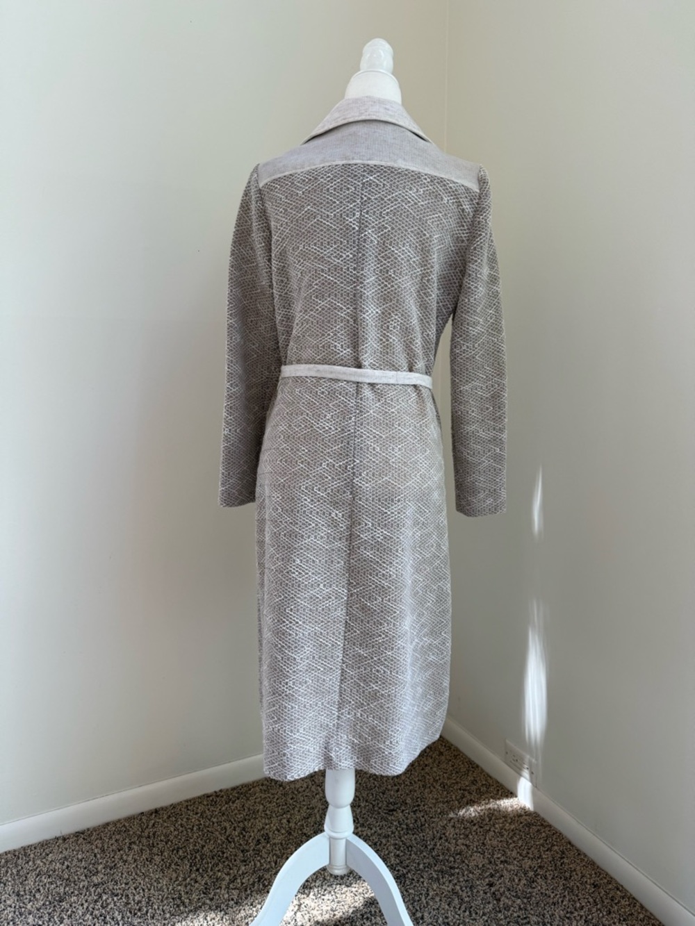 Vintage Long Sleeve Button-Up Knit Coat Dress in Light Taupe and Cream - Picture 7 of 8
